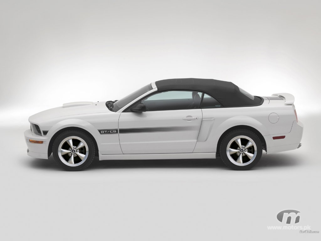 Ford Mustang GT Convertible California Special top specs